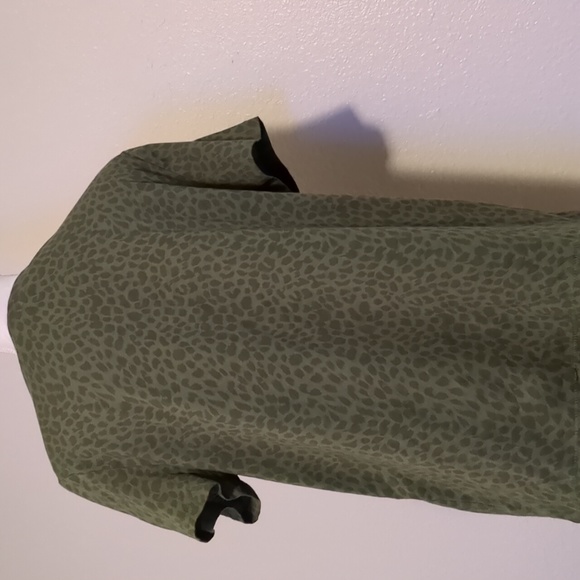 NWT gap v neck t-shirt size L - Picture 4 of 10